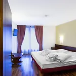 Clementi Hotell 4*