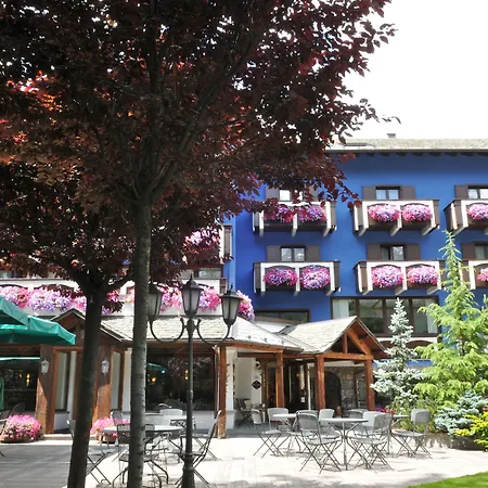 Clementi Hotell