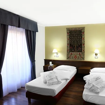 Hotel Clementi 4*