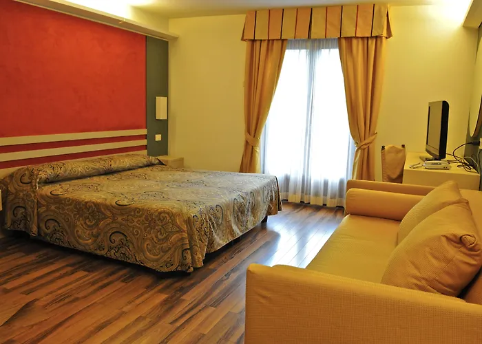 Hotel Clementi 4*